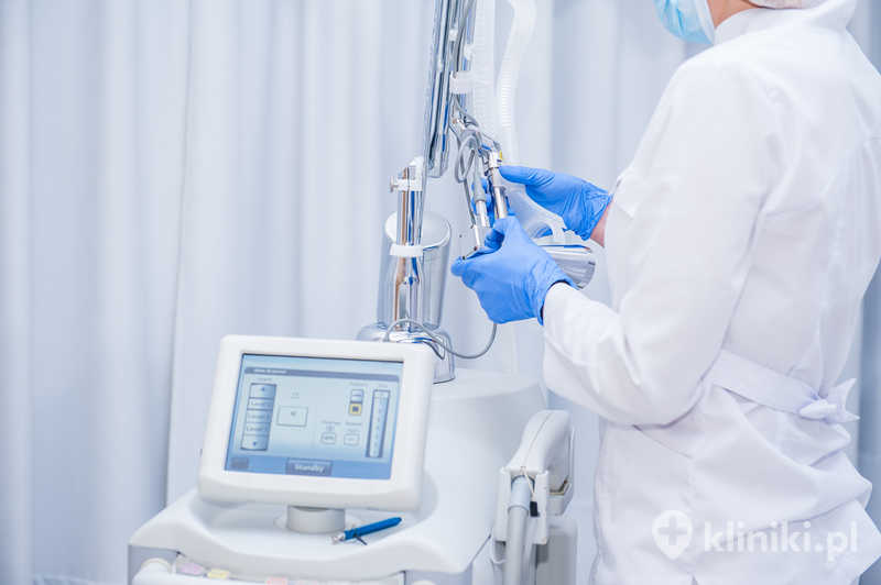 Zabieg laserowego usuwania przebarwień skóry pozwala na precyzyjne działanie bez uszkadzania zdrowych tkanek Zabieg laserowego usuwania przebarwień skóry pozwala na precyzyjne działanie bez uszkadzania zdrowych tkanek