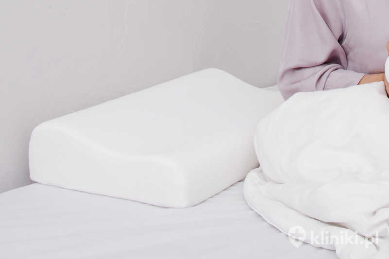 Poduszka do spania ułatwiająca spanie w odpowiedniej pozycji Poduszka do spania ułatwiająca spanie w odpowiedniej pozycji