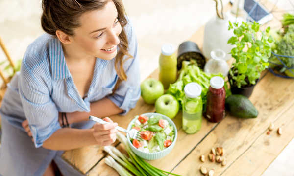 Związek między dietą a zdrowiem ginekologicznym – wpływ diety i stylu życia na zdrowie intymne kobiet