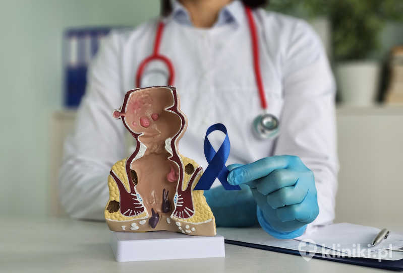 Kolonoskopia diagnostyczna to badanie endoskopowe, które pozwala lekarzowi na bezpośrednie obejrzenie wnętrza całego jelita grubego Kolonoskopia diagnostyczna to badanie endoskopowe, które pozwala lekarzowi na bezpośrednie obejrzenie wnętrza całego jelita grubego